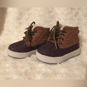 NWT Oshkosh B'Gosh Duck Boots Tarin-B toddler size 4 Kids Brown